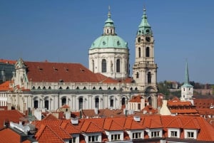Prague: Castle and Lesser Town Walking Tour with Local Guide