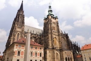 Prague: Castle, National Museum & Town Hall Tickets & Audio