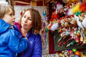 Prague: Christmas Markets Tour with Photoshoot & Wine