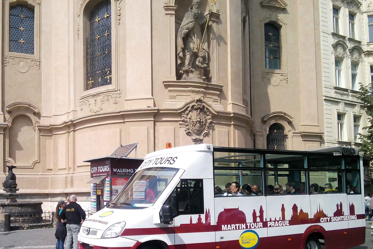 プラハ市：バスで行く1時間のオリエンテーションツアー