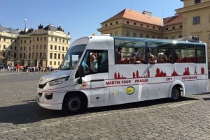 プラハ市：バスで行く1時間のオリエンテーションツアー