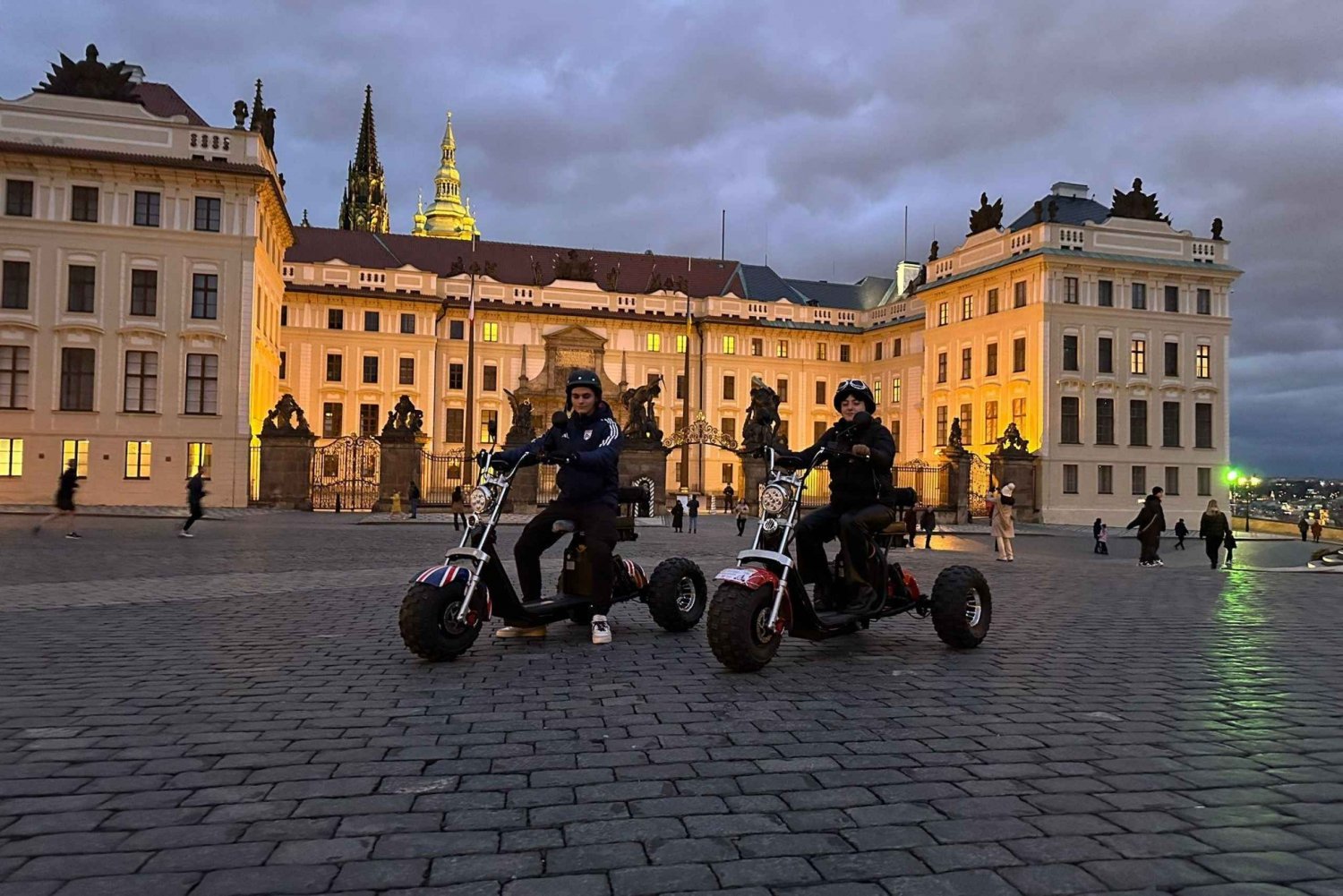 Prague City sightseeing in Night Trike Tour