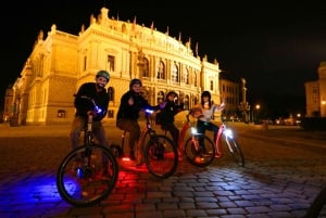 Prague: E-Bike/E-Scooter Viewpoint Tour