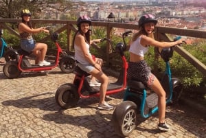 Prague: E-Bike/E-Scooter Viewpoint Tour