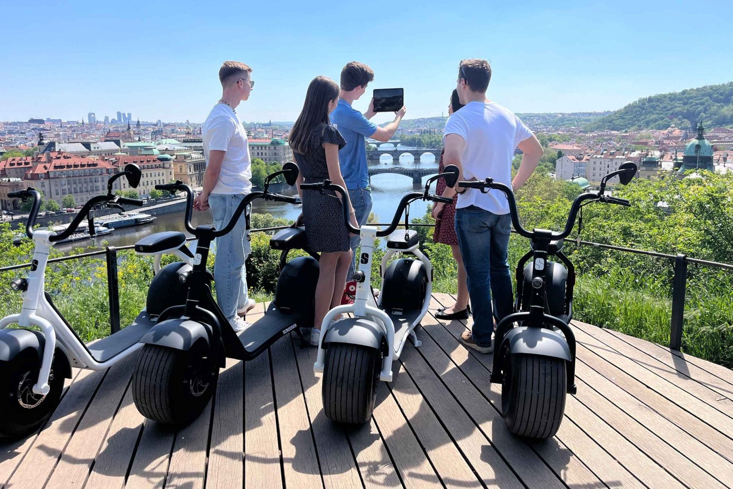 Recorrido por Praga en patinete eléctrico: normal o con ruedas gruesas