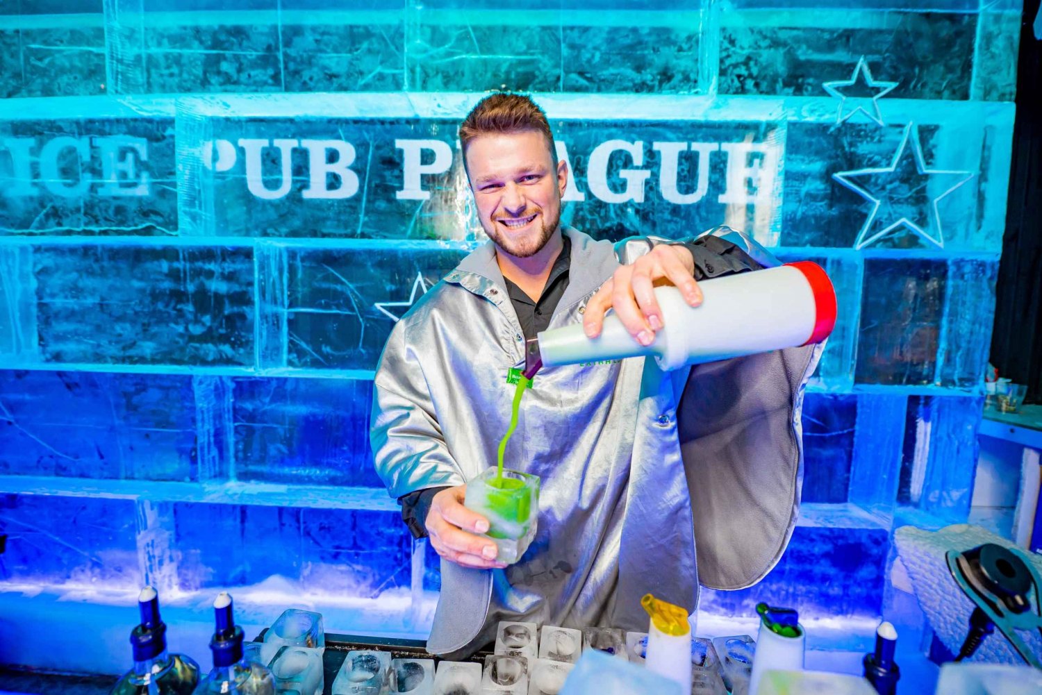 Prag: Ticket für das Ice Pub Prague mit Nightclub Option in Prague