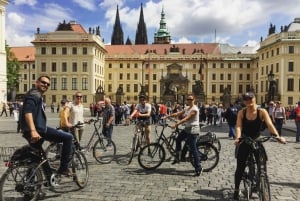 Prague: Stunning Viewpoints, Castle, City & Park E-Bike Tour