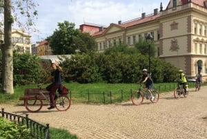 Prague: Stunning Viewpoints, Castle, City & Park E-Bike Tour