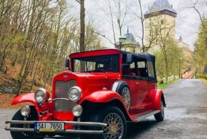 Praga: Castelo de Karlstejn, um conto de fadas, num carro de estilo retro