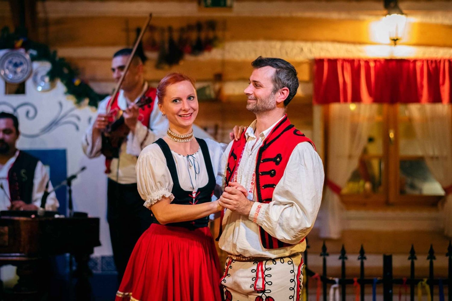 Prague: Folk Dancing Dinner Experience