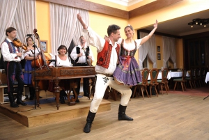 Prague: Traditional Folklore Evening with Dinner & Music