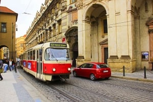 Prague: Full-Day Tour with Lunch and River Boat Cruise