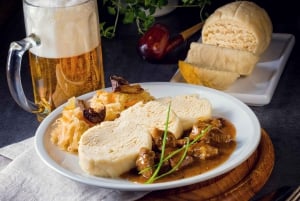 Prague: Full-Day Tour with Lunch and River Boat Cruise