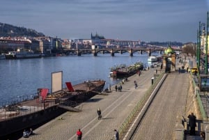 Prague: Food and Beer Guided Walking Tour with Tastings