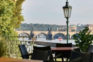 Prague: Food and Beer Guided Walking Tour with Tastings