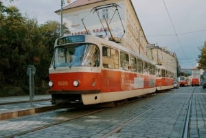 Prague: Food and Beer Guided Walking Tour with Tastings