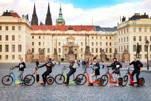 Praha: Halvdags guidet tur med Segway og E-Scooter
