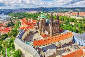 Prag Halbtagestour mit Führung per Auto oder zu Fuß