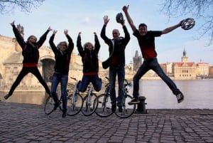 Prag: Kleine Gruppe oder private Tour mit dem Fahrrad durch die Stadtführung
