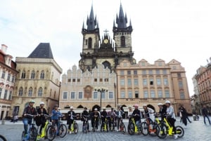 Prague: Highlights Tour on e-Scooter or eBike