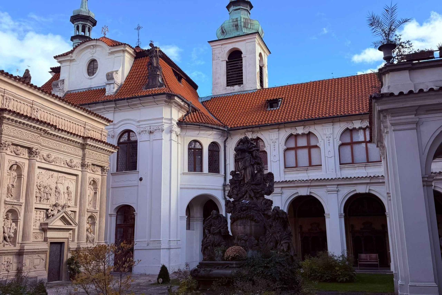 Prahan historialliset kohokohdat, mukaan lukien Loretan luostarikierros