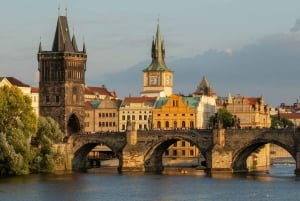 Prague: Illusion Art Museum Ticket & Digital City Tour