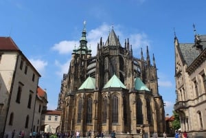 Prague: Illusion Art Museum Ticket & Digital City Tour