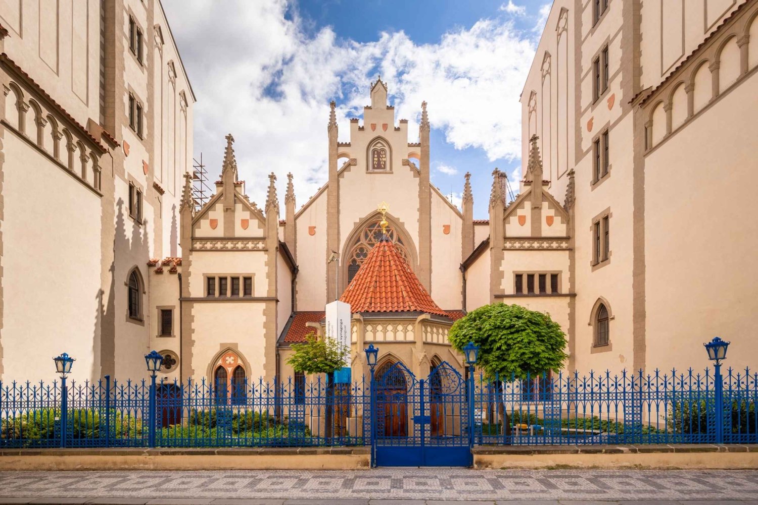 Prywatna wycieczka po dzielnicy żydowskiej w Pradze i rejs statkiem