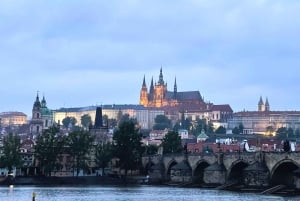 Prague: Local Food Tour in Secrets Hidden Gems