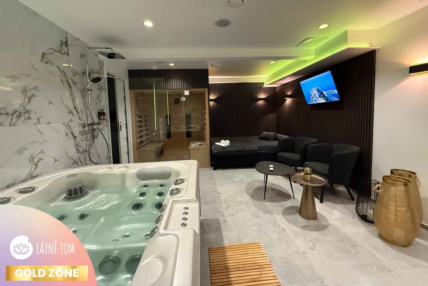 Praag: moderne privéspa met jacuzzi en sauna