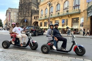 Prahan luostari & panoraamanäköalapaikka Electric Trike Tour - kierros moottoripyörällä