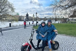 Prahan luostari & panoraamanäköalapaikka Electric Trike Tour - kierros moottoripyörällä