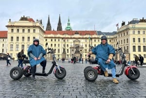 Prahan luostari & panoraamanäköalapaikka Electric Trike Tour - kierros moottoripyörällä