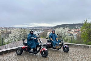 Prahan luostari & panoraamanäköalapaikka Electric Trike Tour - kierros moottoripyörällä
