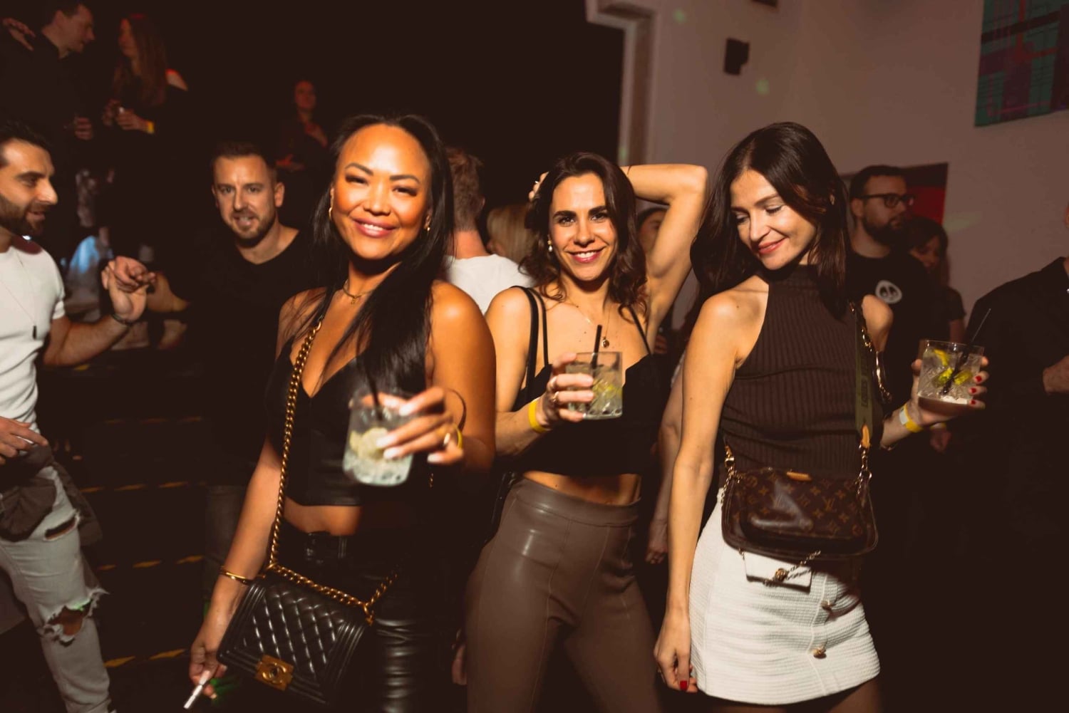 Prag: Nyårsafton klubb-crawl med 2 timmars öppen bar och DJ:s