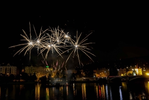 Prague: New Year's Eve Dinner Cruise with Unlimited Drinks