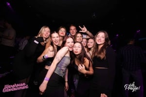 Pub Crawl di Praga a Capodanno con Open Bar e Ingresso al Club