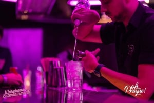 Pub Crawl di Praga a Capodanno con Open Bar e Ingresso al Club