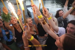 Prague : Soirée VIP sur un bateau pour le Nouvel An + EPIC Club