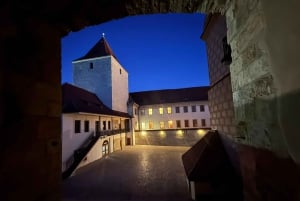 Praga: Nocny spacer po Zamku Praskim z widokiem na miasto