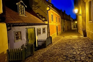 Praga: Nocny spacer po Zamku Praskim z widokiem na miasto