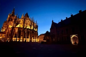 Praga: Nocny spacer po Zamku Praskim z widokiem na miasto