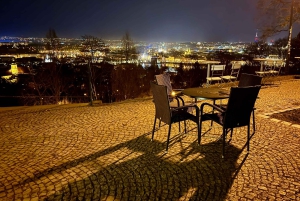Praga: Nocny spacer po Zamku Praskim z widokiem na miasto