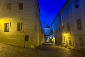 Praga: Nocny spacer po Zamku Praskim z widokiem na miasto
