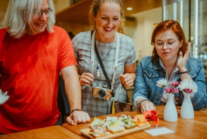 Prague: Award-Winning Old Town Food Tour with 4 Drinks incl.