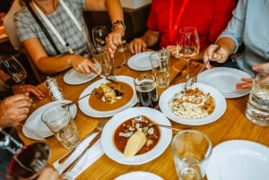 Prague: Award-Winning Old Town Food Tour with 4 Drinks incl.