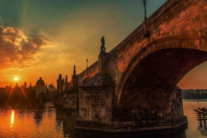Prag: Lustige Abendtour mit Essen und Trinken in der Altstadt