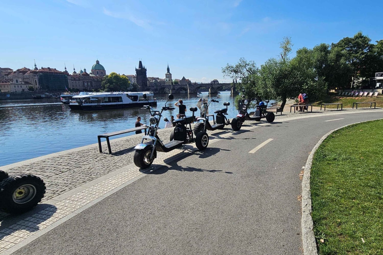 Старый город Праги: экскурсия на электросамокатах с гидом