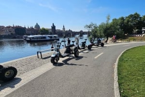 Старый город Праги: экскурсия на электросамокатах с гидом