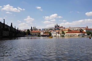 Praga: Excursão guiada a pé pela Cidade Velha e passeio de barco pela cidade